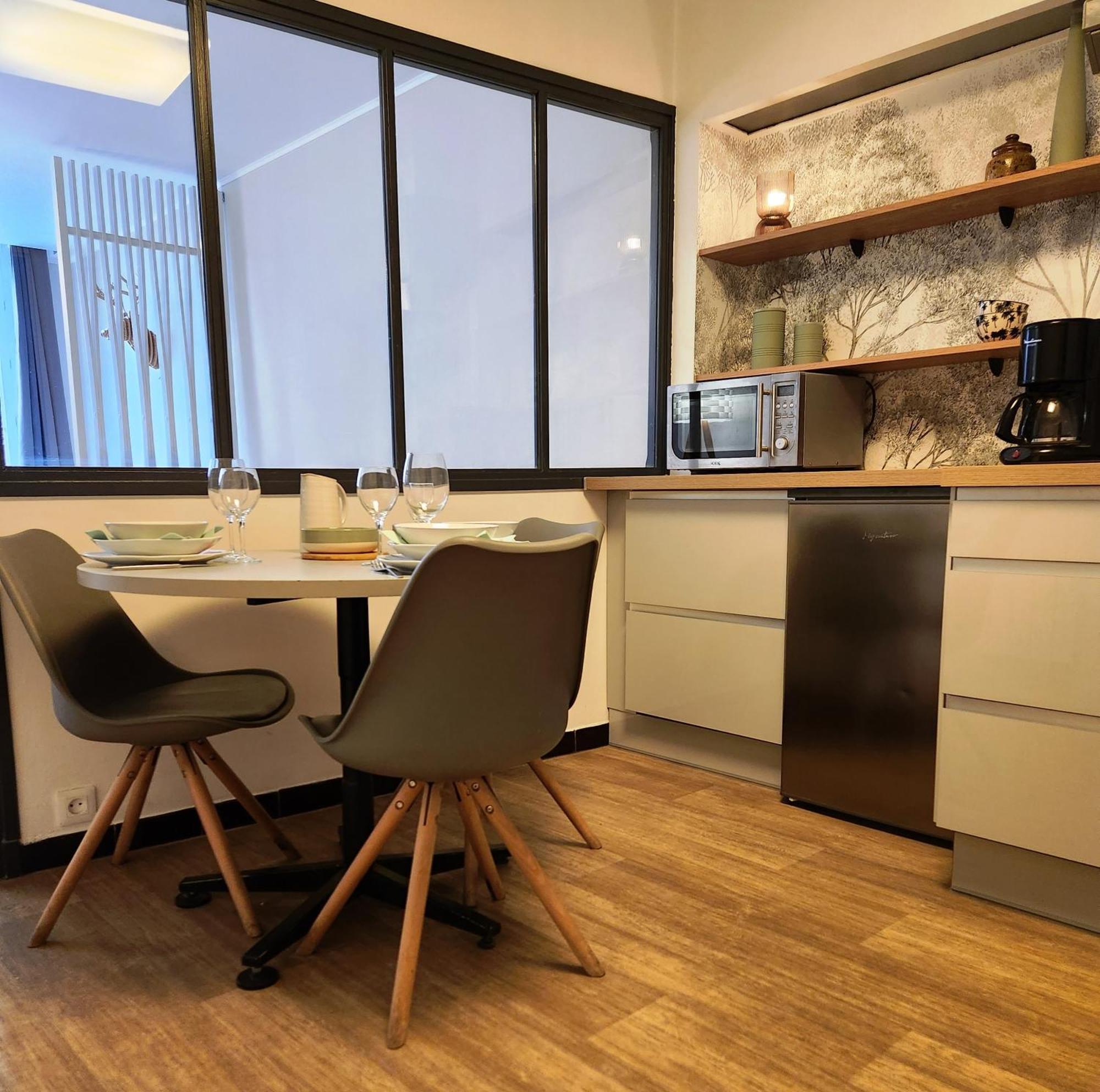Appartements Epicurieux Hyper Centre Ville, Calme - Sejouraixlesbains Екс ле Бен Стая снимка